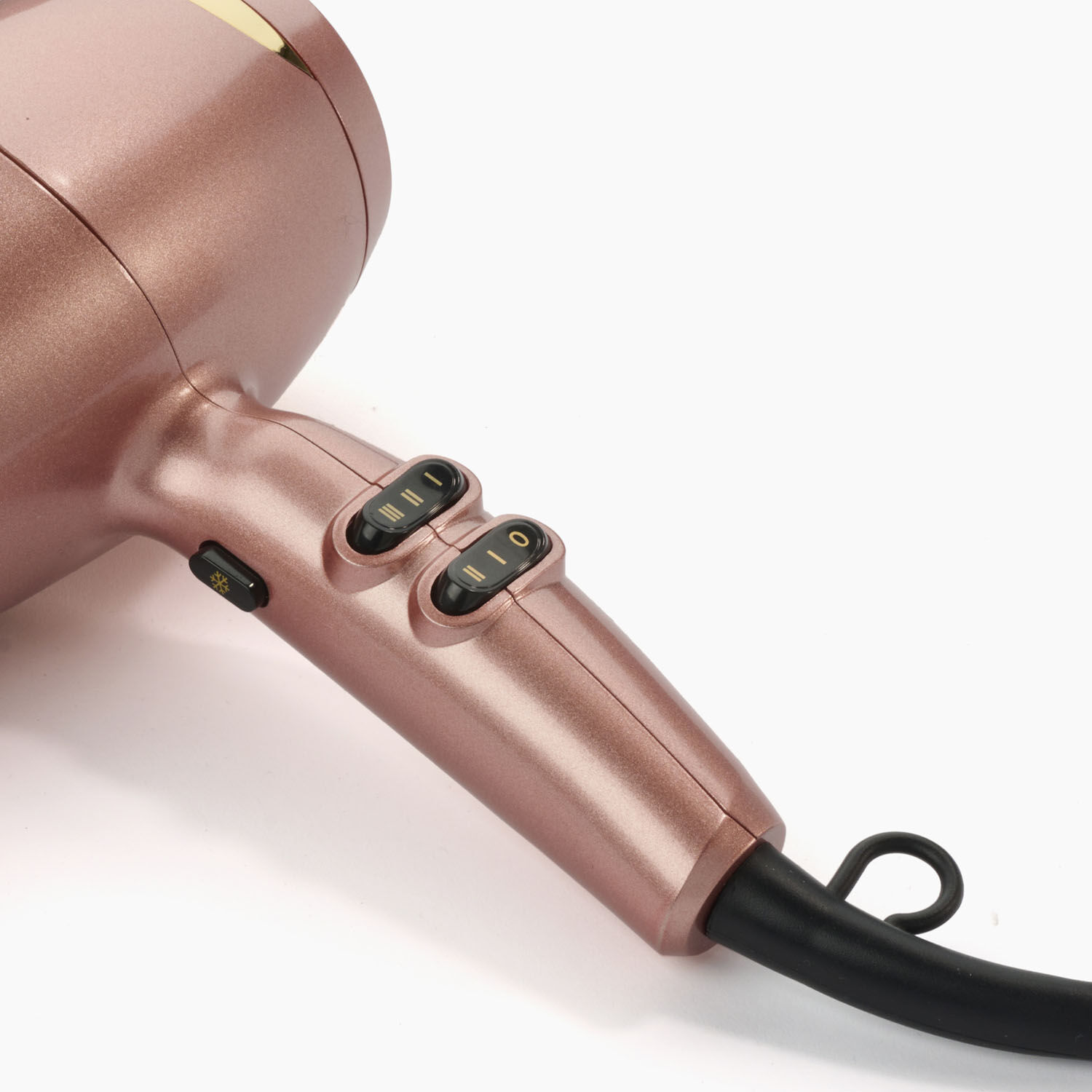 3 r&eacute;glages de temp&eacute;rature / 2 r&eacute;glages de vitesse pour un coiffage contr&ocirc;l&eacute;